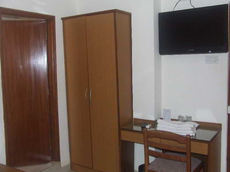Hotel Brisa Marina Caranzalem Exterior photo